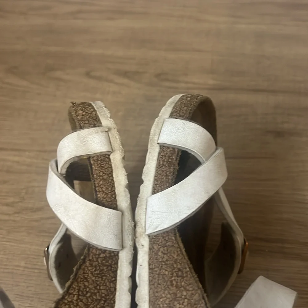 Birkenstock, white sandals, kids sz 2